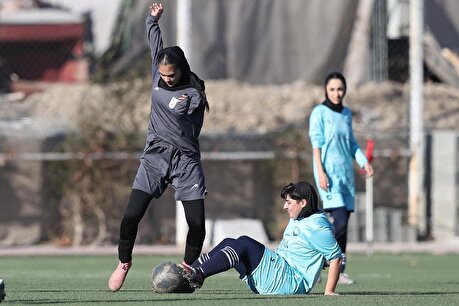 گزارش تصویری/دیدار دوستانه تیم ملی نوجوانان بانوان با توکان مهام آیریا