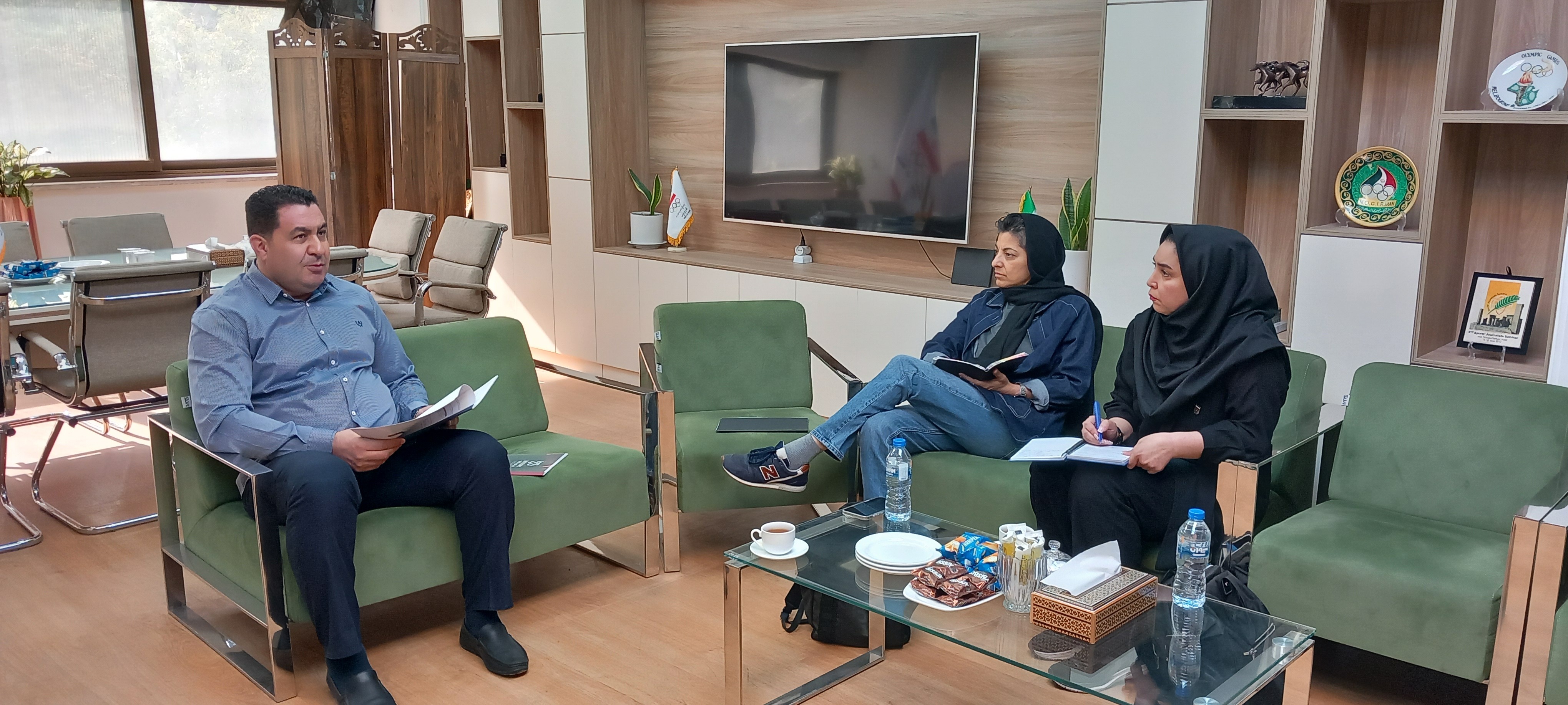 دیدار سرمربی و مدیر تیم ملی فوتسال بانوان با رئیس کاروان کشورهای همبستگی اسلامی دیدار سرمربی و مدیر تیم ملی فوتسال بانوان با رئیس کاروان کشورهای همبستگی اسلامی