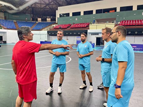 تصاویری از آماده‌باش شاگردان شمسایی برای فتح دروازه امارات در مالزی