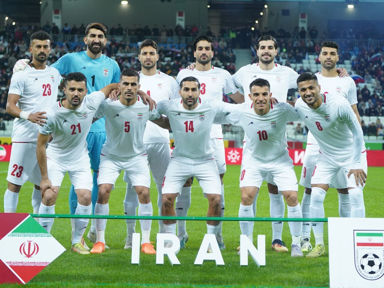 شکست ایران از روسیه در ورزشگاهی پر از تماشاگر شکست ایران از روسیه در ورزشگاهی پر از تماشاگر