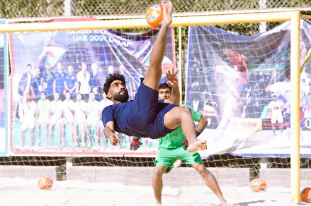 تمرین تیم ملی فوتبال ساحلی در ماسه های مرکز ملی