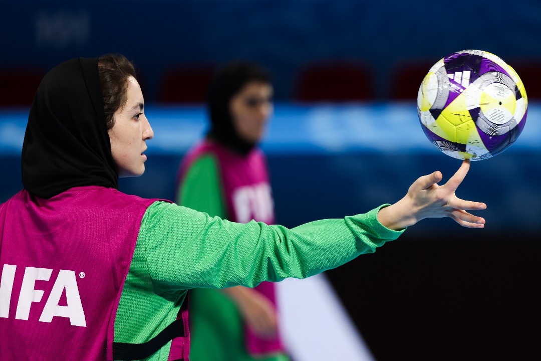 اهدای تندیس فیفا به کاپیتان تیم