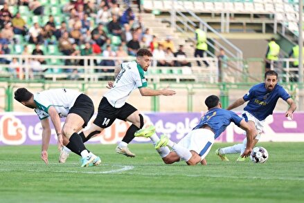 تصاویری از دیدار تیم‌های ذوب آهن اصفهان و ملوان بندر انزلی