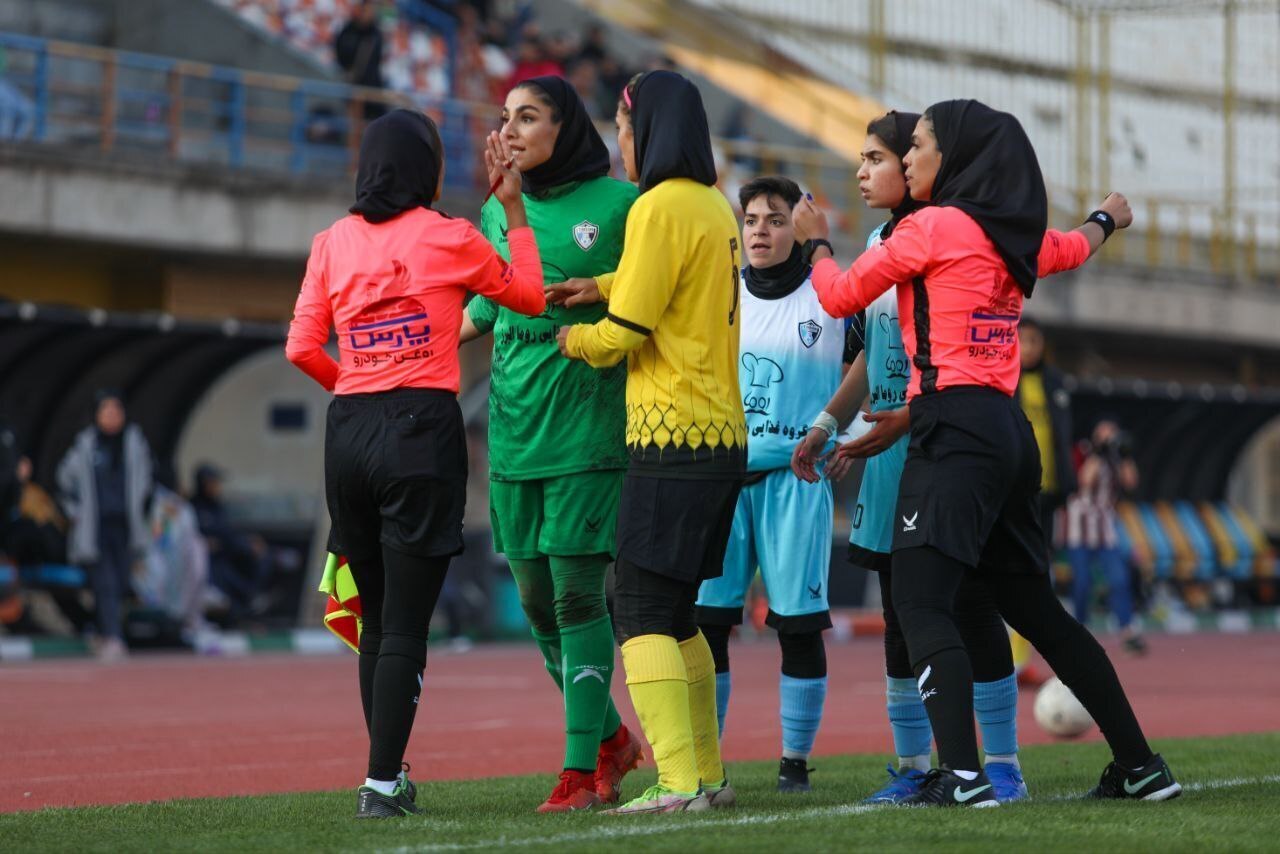 اعلام اسامی داوران قضاوت کننده در هفته دهم لیگ برتر فوتبال بانوان