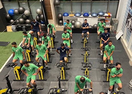 ویدیو: تمرین امشب ساحلی بازان در سالن بدنسازی