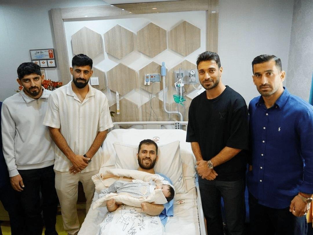رزمنده در کنار رزمنده رزمنده در کنار رزمنده