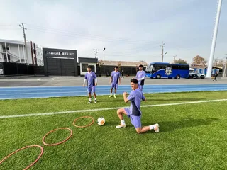 سه 