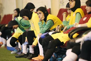 ف2