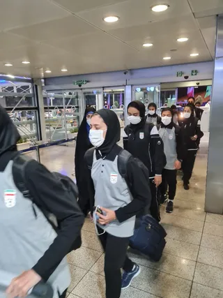 ۸۹