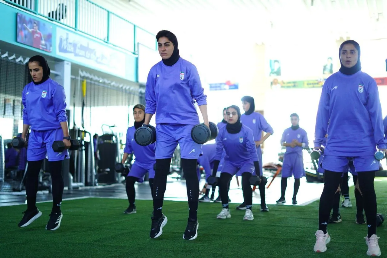 تمرین یک ساعته تیم ملی بانوان در ساختمان پک