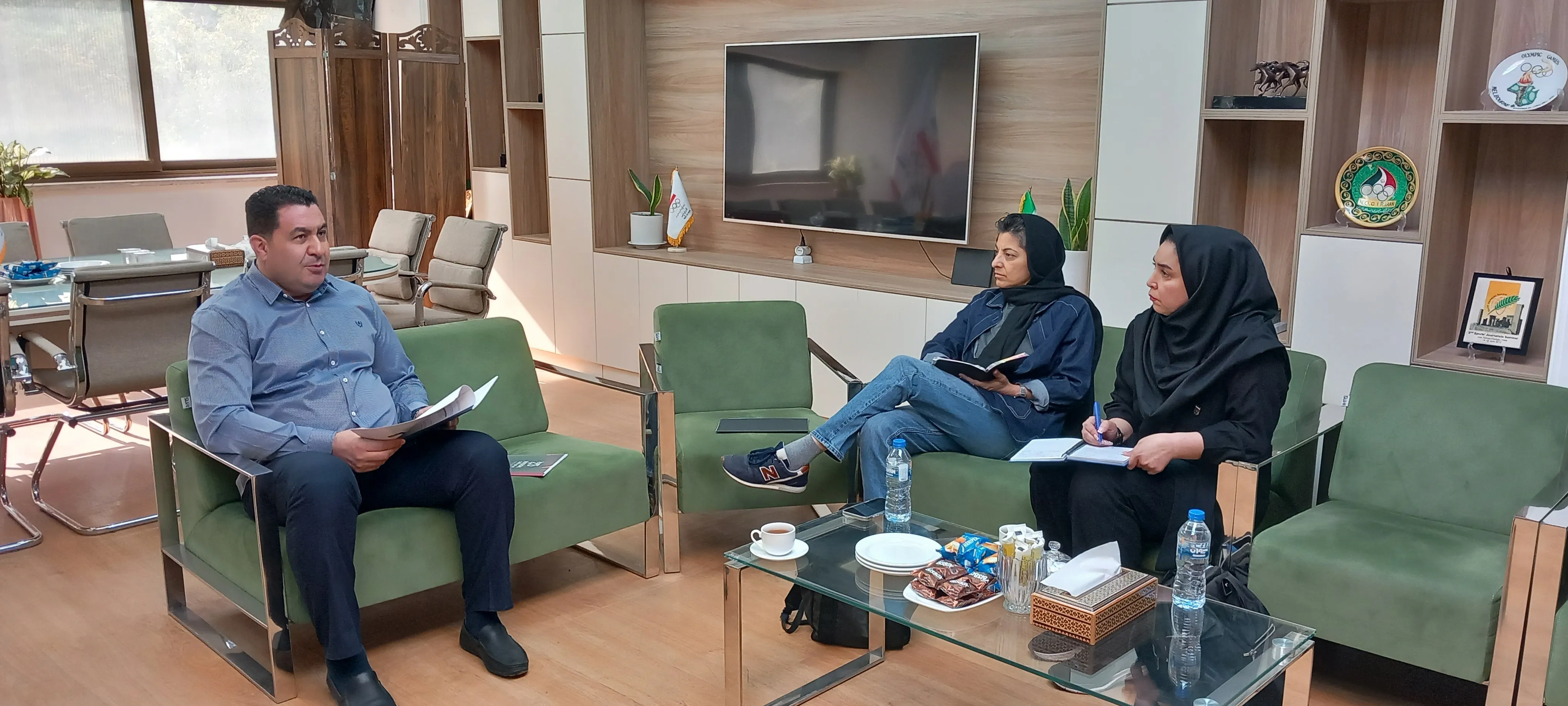 دیدار سرمربی و مدیر تیم  ملی فوتسال بانوان با رئیس کاروان کشورهای همبستگی اسلامی