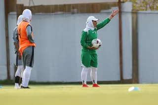 ۸