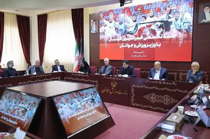وزیر ورزش و جوانان: جوانگرایی در فوتبال استمراری باشد نه بصورت پوست‌اندازی/ فوتبال باید در استفاده از هوش مصنوعی پیشرو باشد