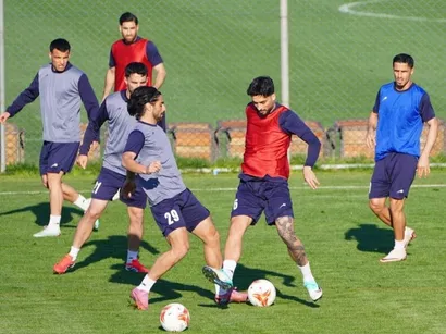 اولویت باید با تیم ملی باشد