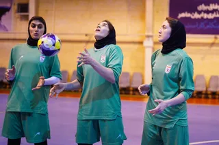 ۸۸