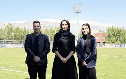 این پرچم بالاست