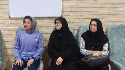 هم اکنون حضور معاون زنان وزارت ورزش و جوانان در محل تمرین تیم ملی فوتسال بانوان