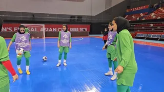 999