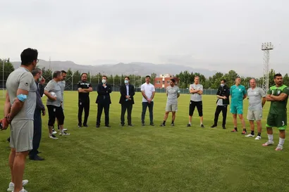 برگزاری تمرین تیم ملی فوتبال با حضور شهاب الدین عزیزی خادم و کریم باقری