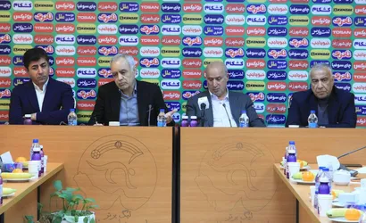 نشست مدیران عامل باشگاه های لیگ برتر با حضور رییس و نایب رییس فدارسیون