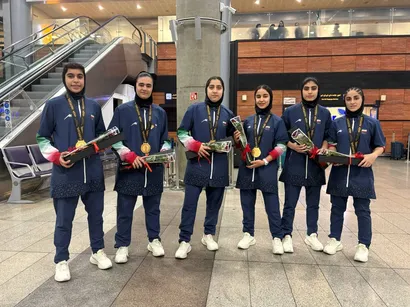 تصاویری از بازگشت دختران نوجوان ملی پوش فوتسال ایران